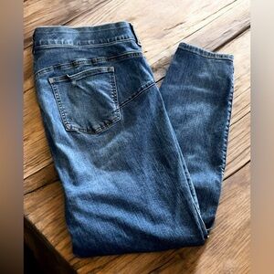 Torrid Women's Blue Skinny Jeans Size 22